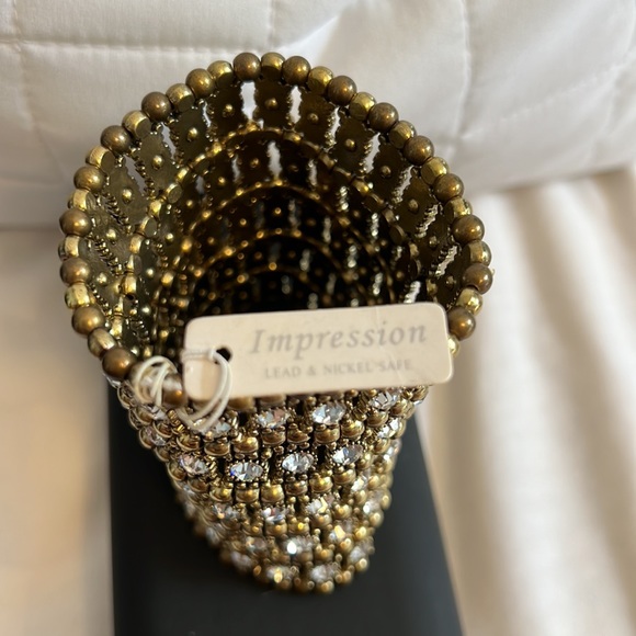 Stretch cuff bracelet - Picture 2 of 4